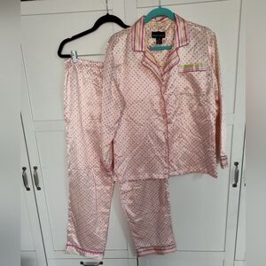 Robert Louis Pajama Set Satin NWOT Runs Large! Size Small 8-10 Sleek Luxurious